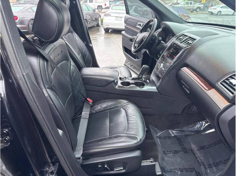 2017 Ford Explorer Platinum