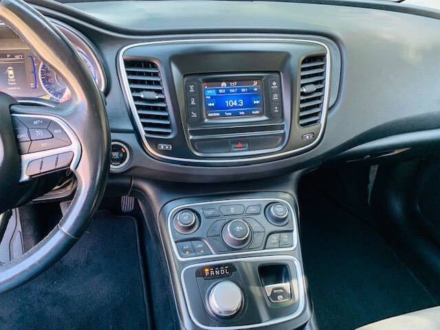 2016 Chrysler 200 Limited