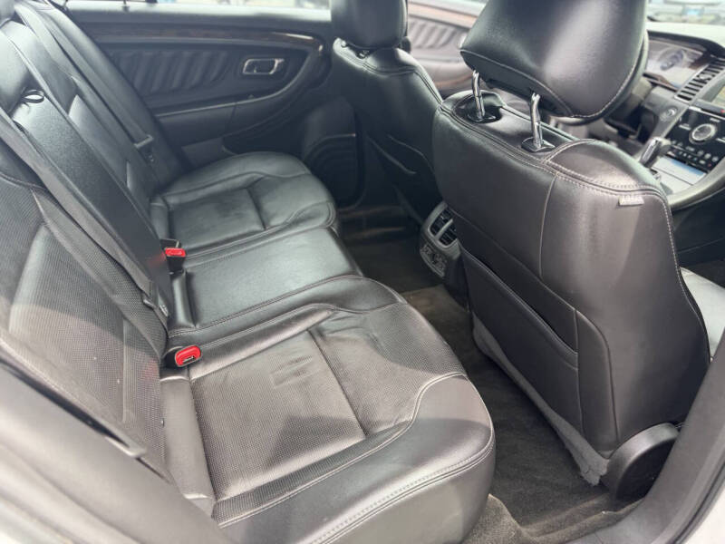 2018 Ford Taurus Limited