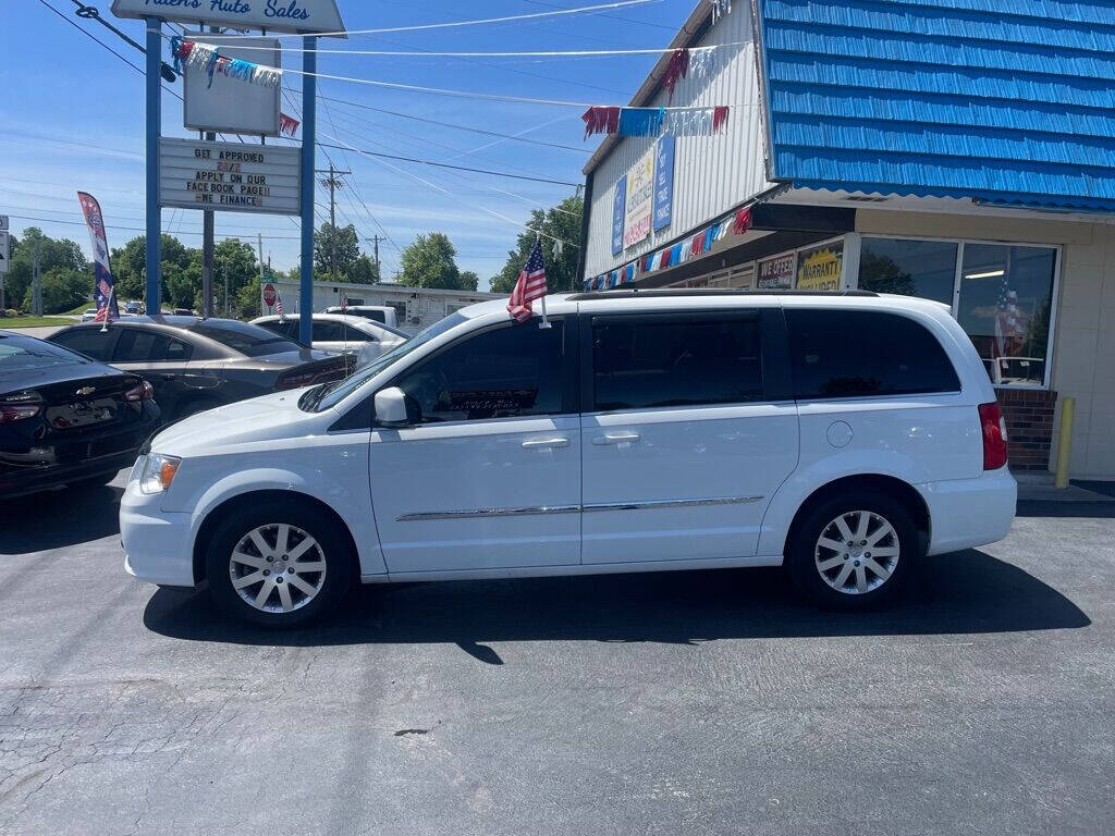 2016 Chrysler Town and Country for sale at Michael Johnson @ Allens Auto Sales Hopkinsville in Hopkinsville, KY