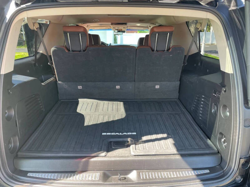 2018 Cadillac Escalade ESV Luxury