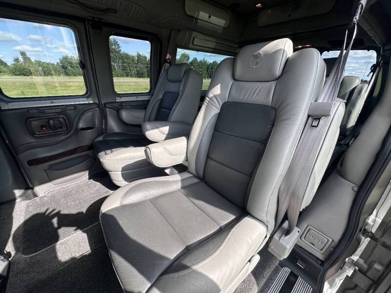2010 GMC Savana