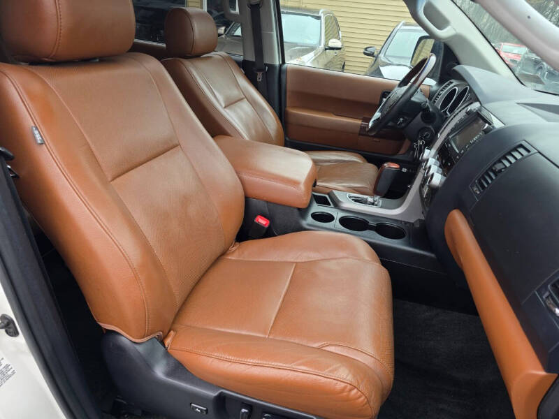 2013 Toyota Sequoia Platinum