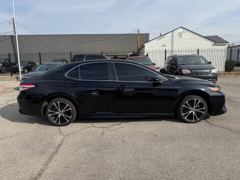 2020 Toyota Camry SE