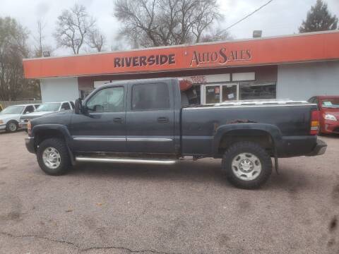 2004 GMC Sierra 2500HD for sale at RIVERSIDE AUTO SALES in Sioux City IA