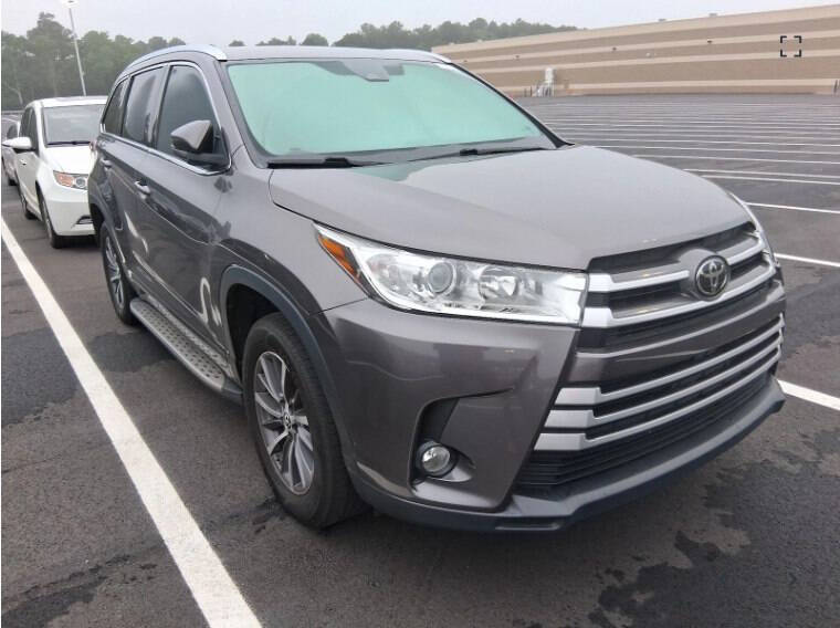 2018 Toyota Highlander SE