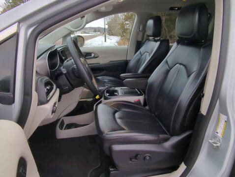 2023 Chrysler Pacifica Plug-In Hybrid Touring L