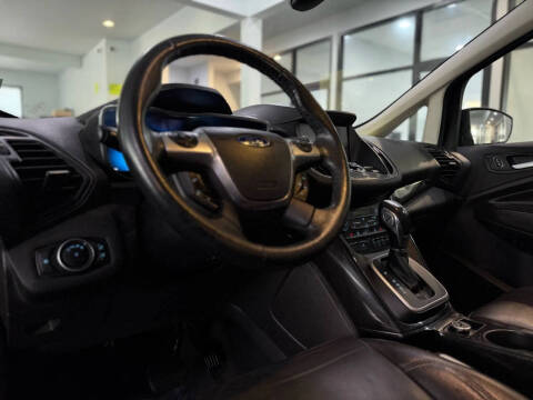 2017 Ford C-MAX Energi Titanium