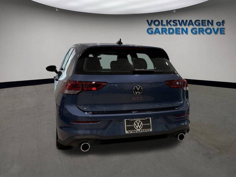 2025 Volkswagen Golf GTI SE