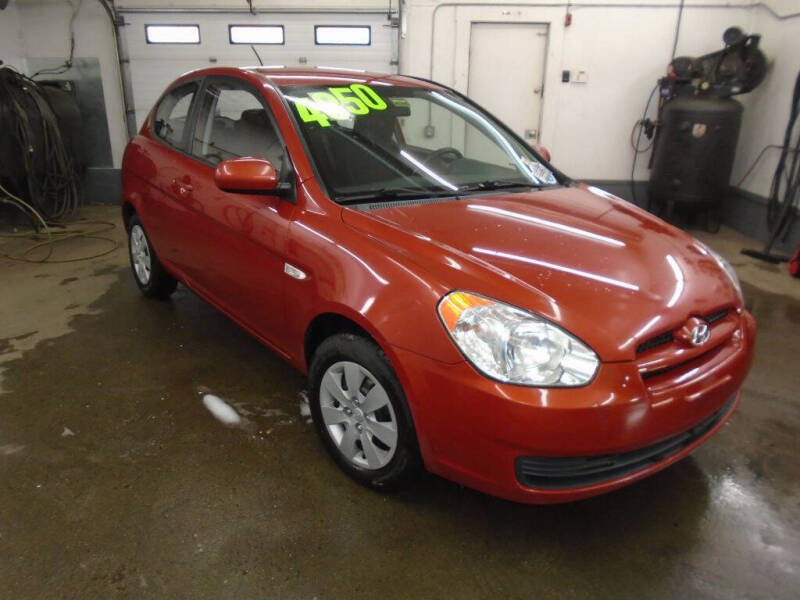 2011 Hyundai Accent GL's photo