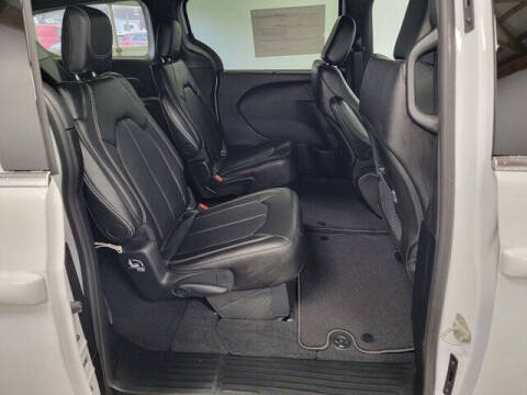 2026 Chrysler Voyager LX