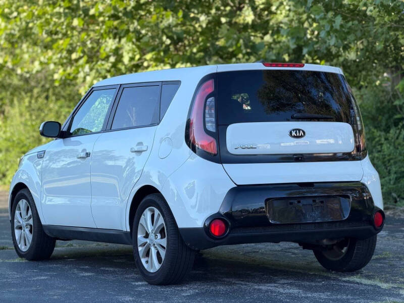 2016 Kia Soul +
