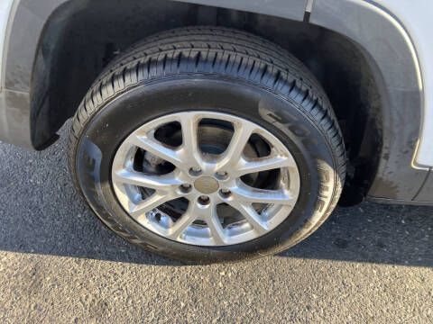 2016 Jeep Cherokee Sport