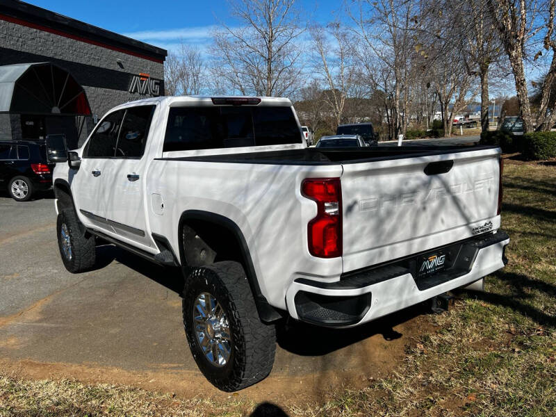 2024 Chevrolet Silverado 2500HD High Country photo 4