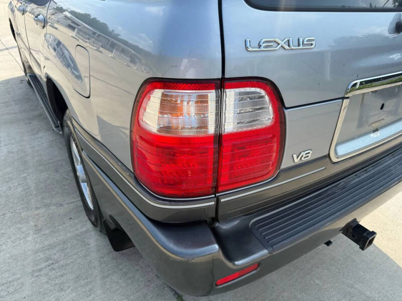 2002 Lexus LX 470