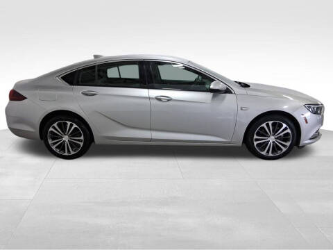 2018 Buick Regal Sportback Essence