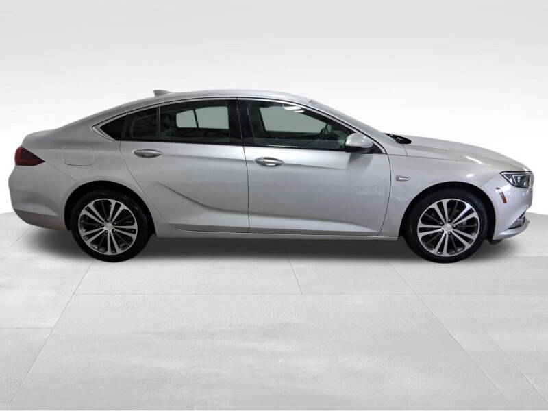 2018 Buick Regal Sportback Essence