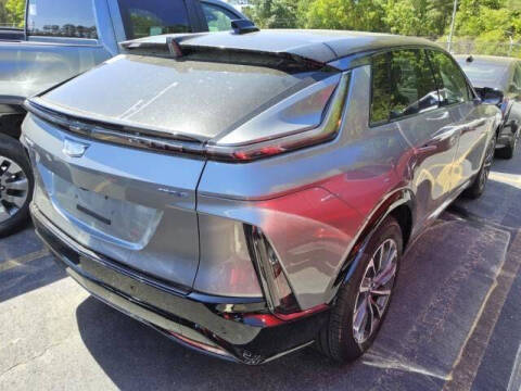 2024 Cadillac LYRIQ Sport 2