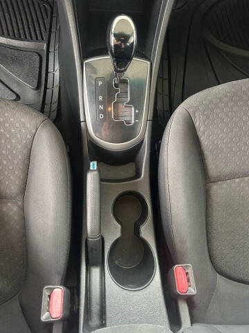 2012 Hyundai Accent SE