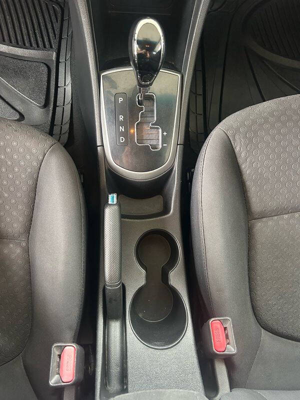 2012 Hyundai Accent SE