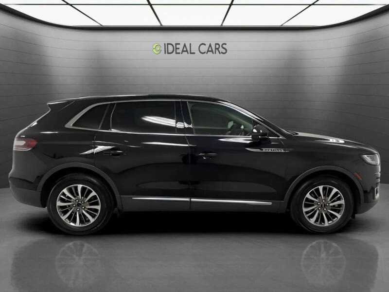 2019 Lincoln Nautilus Select