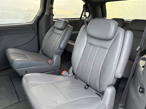 2005 Chrysler Town and Country Touring