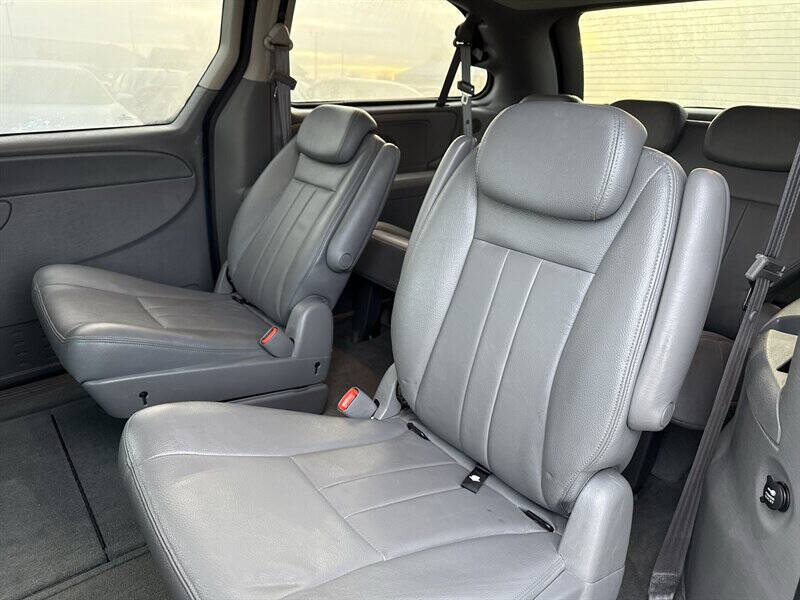 2005 Chrysler Town and Country Touring