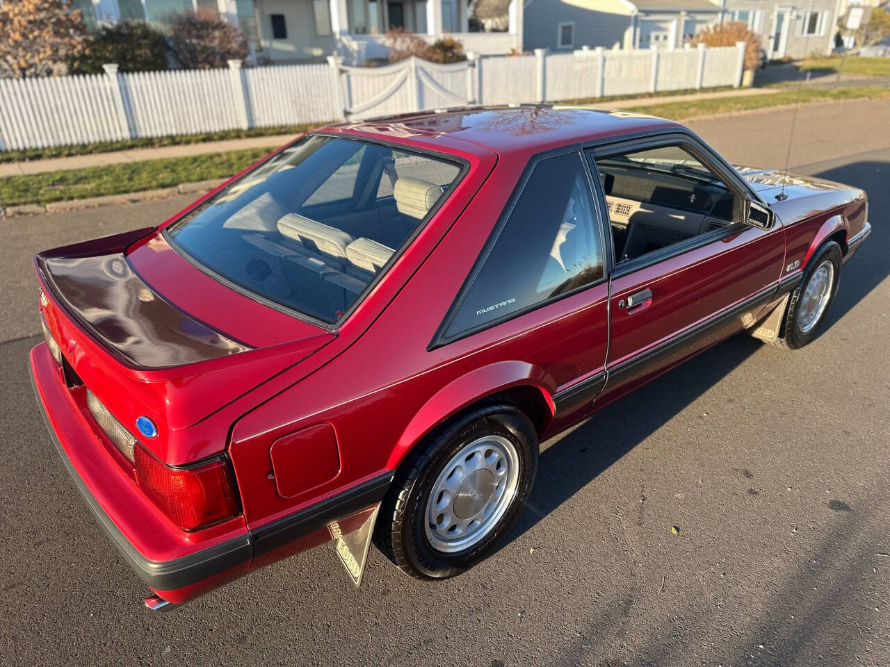 1990 Ford Mustang 4