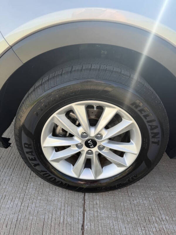 2019 Kia Sorento L