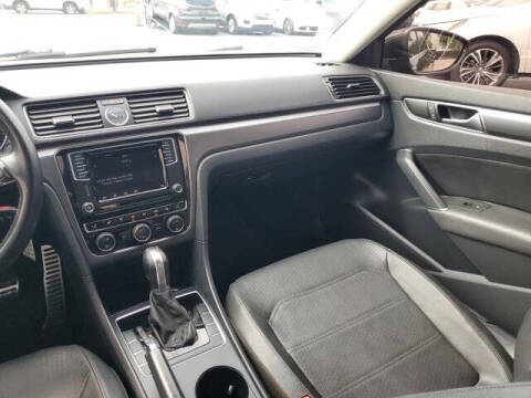 2017 Volkswagen Passat 1.8T R-Line