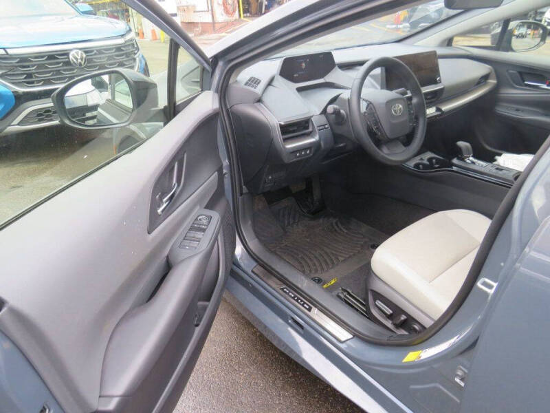 2024 Toyota Prius LE