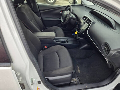 2021 Toyota Prius LE