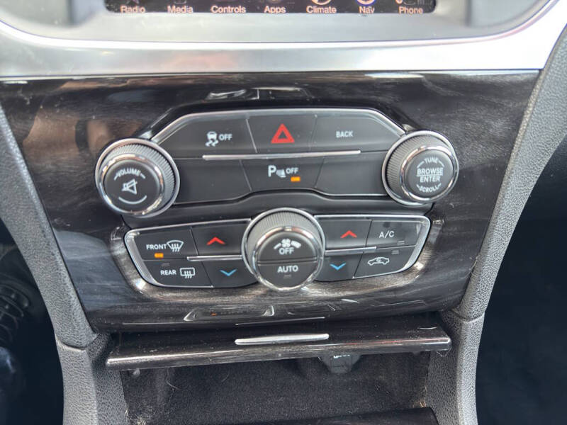 2015 Chrysler 300 Limited