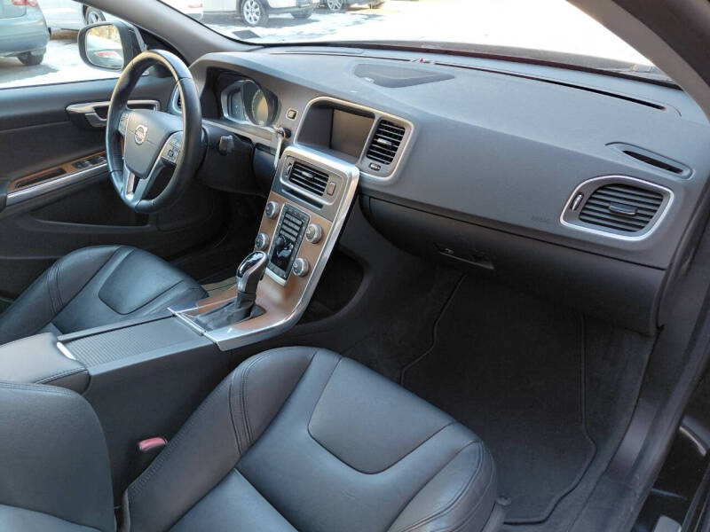 2016 Volvo S60 T5 Inscription Platinum