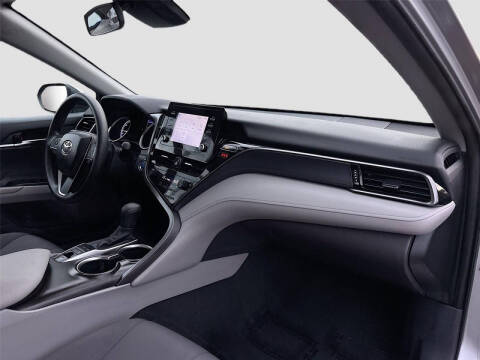 2022 Toyota Camry Hybrid LE