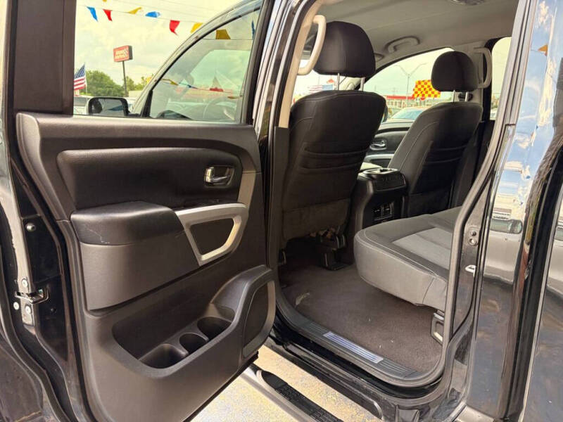 2018 Nissan Titan SV