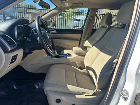 2019 Jeep Grand Cherokee Laredo E
