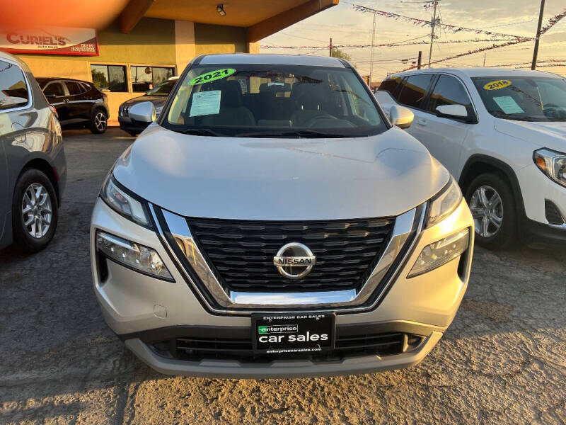 2021 Nissan Rogue SV's photo