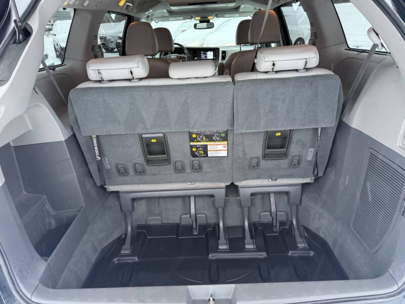 2019 Toyota Sienna XLE Premium 7-Passenger