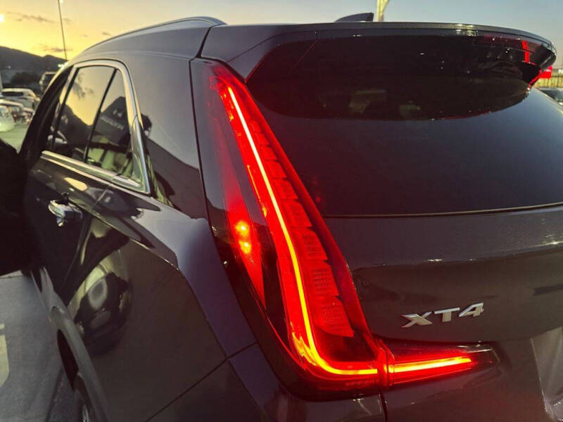 2025 Cadillac XT4 Premium Luxury