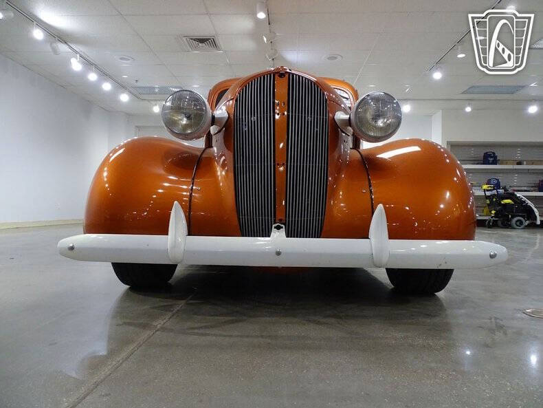 1937 Plymouth P4