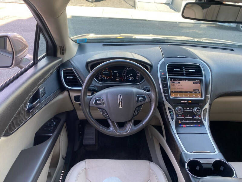 2018 Lincoln MKX null photo 12