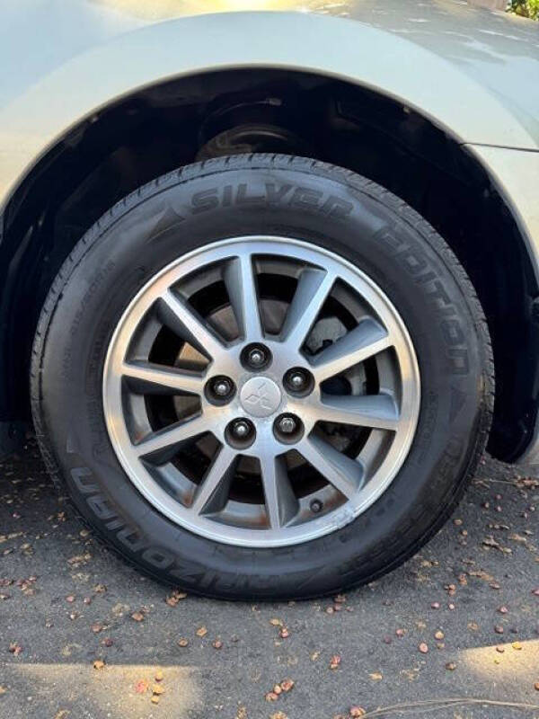 2005 Mitsubishi Galant ES