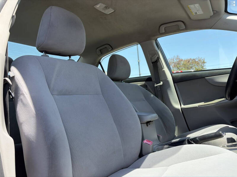 2011 Toyota Corolla LE