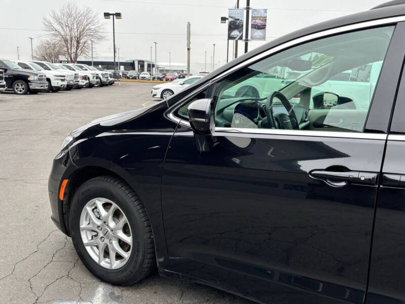 2022 Chrysler Pacifica Touring L