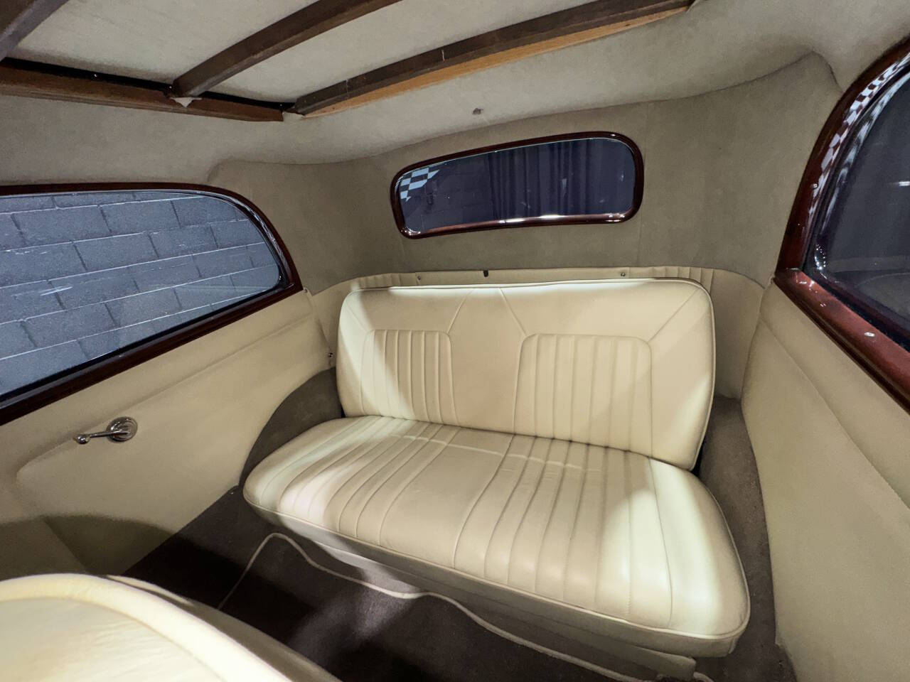 1933 Ford Tudor 13