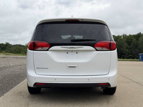 2020 Chrysler Pacifica Touring L
