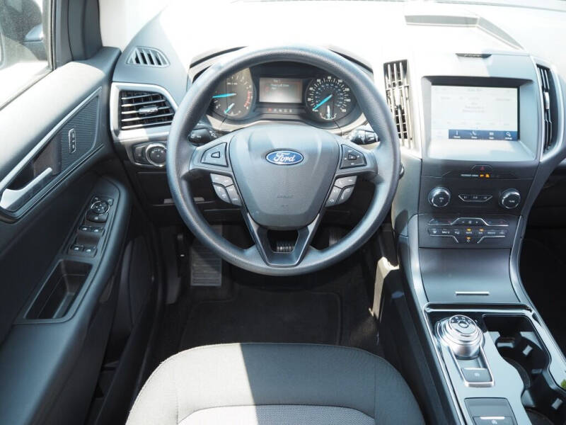 2020 Ford Edge SE