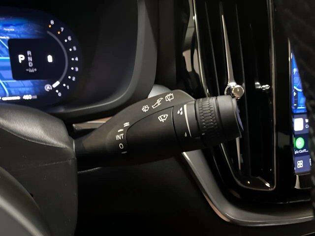 2025 Volvo XC60 B5 Core Dark Theme