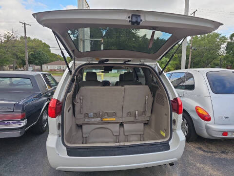2004 Toyota Sienna XLE 7 Passenger
